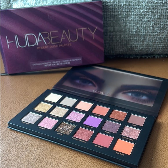 Huda Beauty Desert Dusk Eyeshadow Palette NWT limited edition